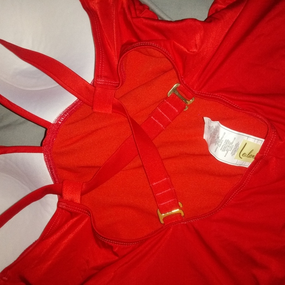 Red ruched one piece - Picture 4 of 4